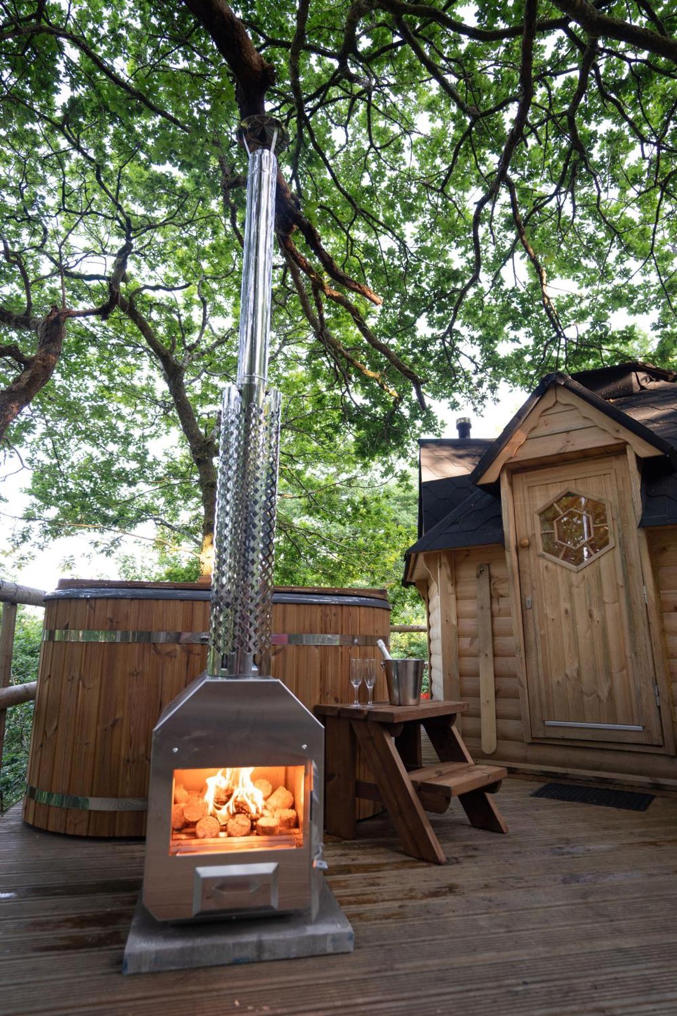 Chestnut Tree House With Hot Tub & Sauna Barmouth Esterno foto